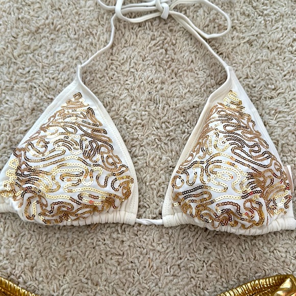 Gold and white bikini with sash ! - Picture 2 of 10